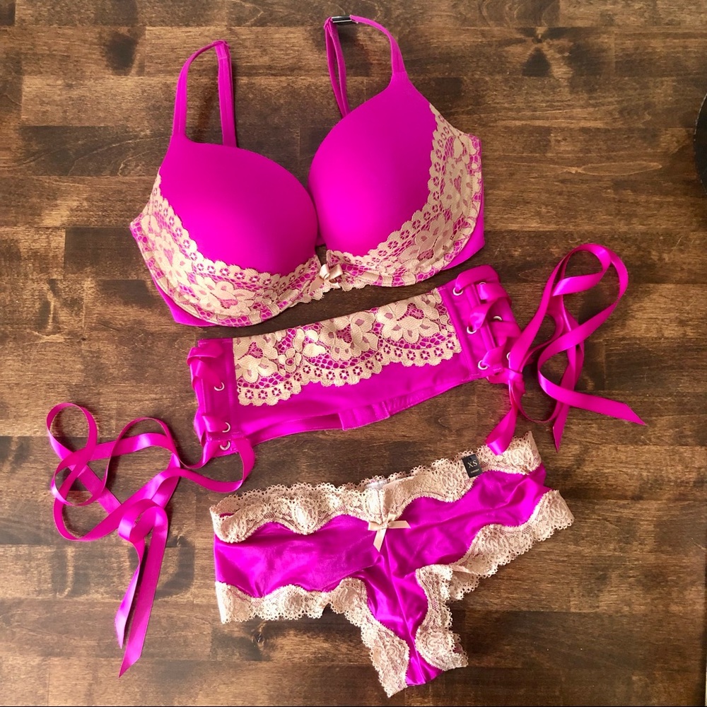 Victoria’s Secret 3 piece matching lingerie set! NWT